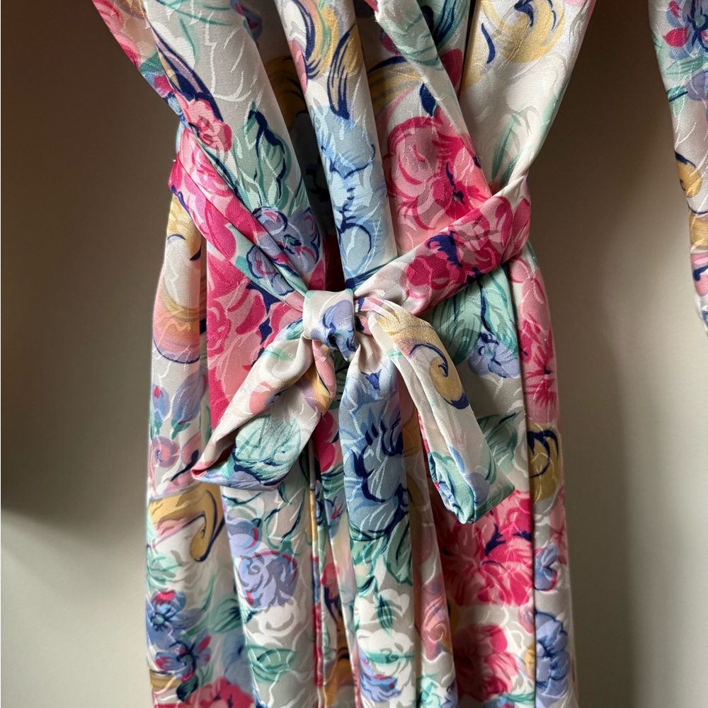 Dior Pastel Floral Robe - Picture 3 of 9